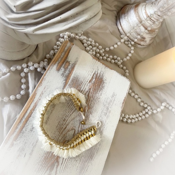 Boho White Ankle Bracelet with Antique Gold Finish - Picture 4 of 5